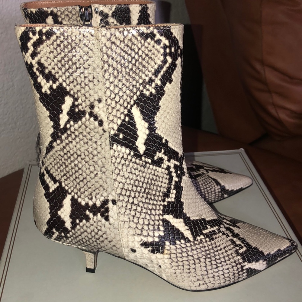 vero cuoio snake ankle boot heels